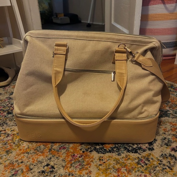 BEIS Handbags - Beis Full Sized Weekender Bag